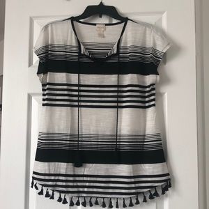 NWOT Chicos tassel hem tee